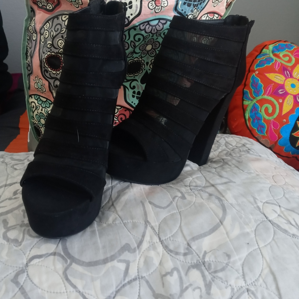 High heels Shoes